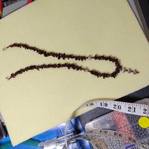 JANUARY BIRTHSTONE Hand crafted Rhodolite Garnet Chip bead necklace - Picture 3 of 7